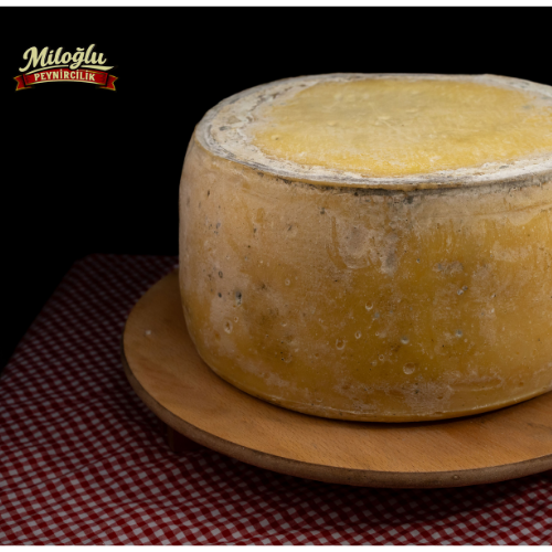 Tam Yağlı Eski Kaşar (1 KG)